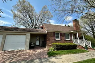 1953 Oxford Rd, Grosse Pointe, MI 48236 - Photo 2