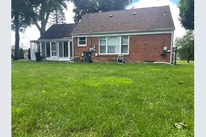 27551 Goldengate Drive W, Lathrup Village, MI 48076 - Photo 2