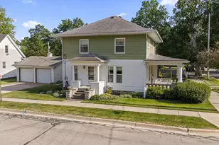 208 Moccasin St, Buchanan, MI 49107 - Photo 10