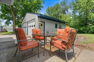 927 Diane St SE, Kentwood, MI 49508 - Photo 36
