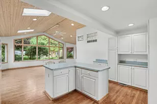 6458 Lakeshore Rd, Lakeport, MI 48059 - Photo 6