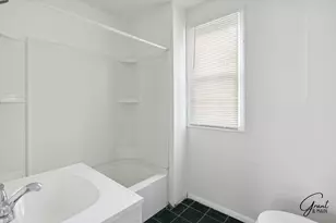 8440 Orchard Ave, Warren, MI 48089 - Photo 6