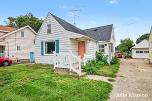 1829 Delwood Ave SW, Wyoming, MI 49509 - Photo 2