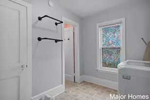 323 Robey Pl SE, Grand Rapids, MI 49506 - Photo 14