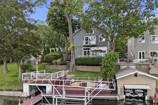 4691 Mapleview Ave, West Bloomfield, MI 48324 - Photo 24