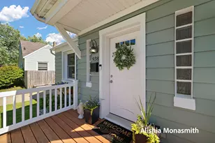 938 Colfax Ave, Grand Haven, MI 49417 - Photo 6