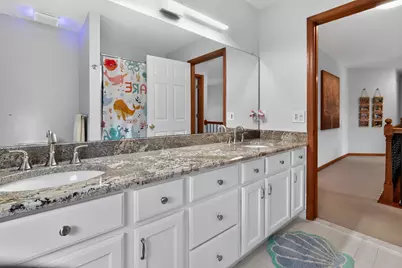 18175 Queensbury Drive, Livonia, MI 48152 - Photo 28