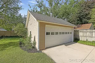 1134 Hoyt St SE, Grand Rapids, MI 49507 - Photo 38
