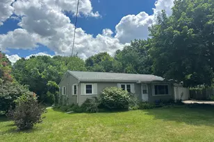 1560 Magnolia St, Kalamazoo, MI 49048 - Photo 2