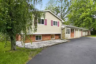 32463 Dunford St, Farmington Hills, MI 48334 - Photo 2