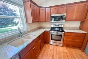 1130 Coral Springs Dr, Portage, MI 49002 - Photo 8