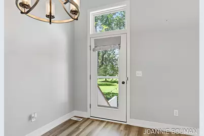 1389 Quarterline Commons #11, Holland, MI 49423 - Photo 6