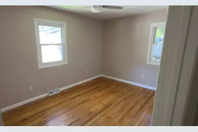 3902 Oriole Avenue SW, Wyoming, MI 49509 - Photo 8