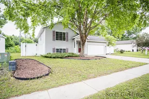 1100 Sprucewood Dr, Greenville, MI 48838 - Photo 4