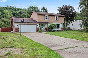 1915 Shorewood Dr, Norton Shores, MI 49441 - Photo 2