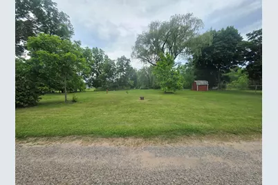 635 S Oak Street, Crystal, MI 48818 - Photo 2