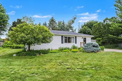 2162 Finsbury Lane NW, Grand Rapids, MI 49504 - Photo 2