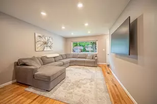 14638 Ellen Dr, Livonia, MI 48154 - Photo 2