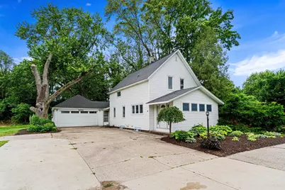 1632 W Lakewood Boulevard, Holland, MI 49424 - Photo 2