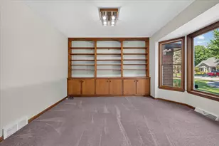 8441 Sarah Ln, Grosse Ile, MI 48138 - Photo 12