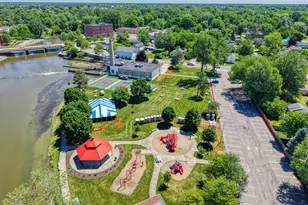 405 Washington St, Dundee, MI 48131 - Photo 32