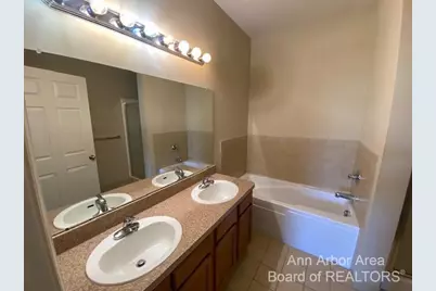 3254 Primrose Lane, Ypsilanti, MI 48197 - Photo 10