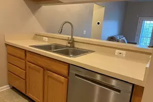 2692 S Knightsbridge Cir, Ann Arbor, MI 48105 - Photo 6
