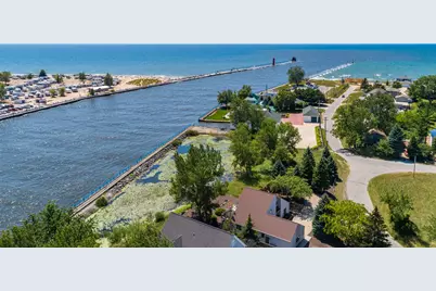 529 Miller Drive #202, Grand Haven, MI 49417 - Photo 2