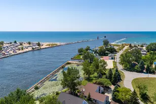529 Miller Dr, Grand Haven, MI 49417 - Photo 2