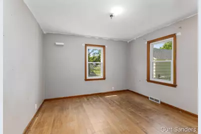 563 Ferris Street NW, Grand Rapids, MI 49544 - Photo 10