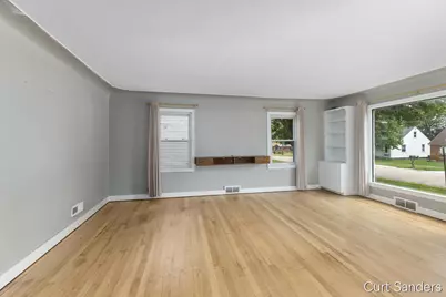 563 Ferris Street NW, Grand Rapids, MI 49544 - Photo 2