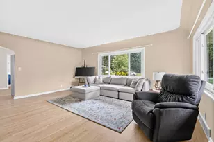 75 Hillside Dr, Battle Creek, MI 49017 - Photo 8