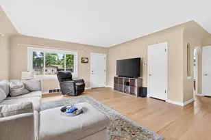 75 Hillside Dr, Battle Creek, MI 49017 - Photo 6