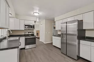 6083 Woodlea Dr, Kalamazoo, MI 49048 - Photo 8