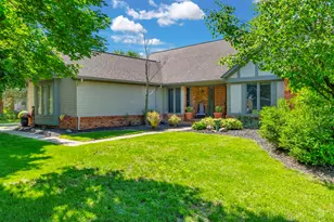 1198 Ridgeview Cir, Lake Orion, MI 48362 - Photo 2