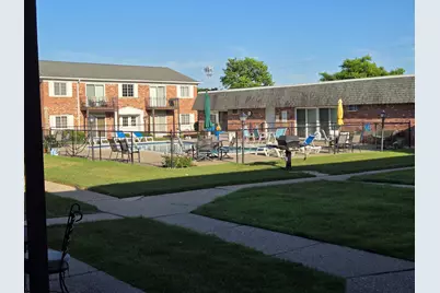 1512 Normandy Court #105, Royal Oak, MI 48073 - Photo 4