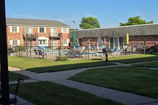 1512 Normandy Ct, Royal Oak, MI 48073 - Photo 4