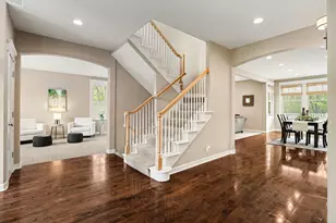 1670 Flowers Crossing Dr NE, Grand Rapids, MI 49525 - Photo 2