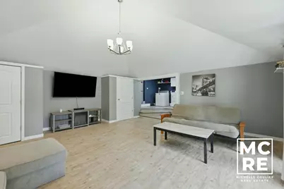 430 E Bond Street, Hastings, MI 49058 - Photo 8