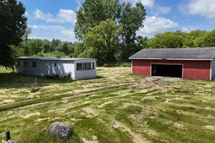 9500 N Meridian Rd, Pleasant Lake, MI 49272 - Photo 32