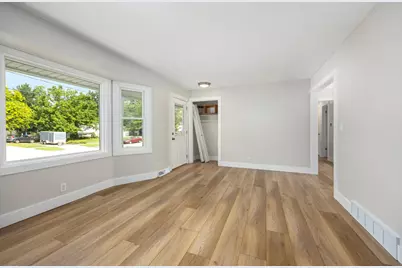 6914 Brooklyn Avenue SE, Grand Rapids, MI 49508 - Photo 4