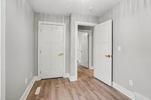 2123 Lakeshore Dr, Muskegon, MI 49441 - Photo 36
