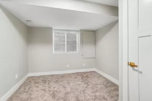 2123 Lakeshore Dr, Muskegon, MI 49441 - Photo 38