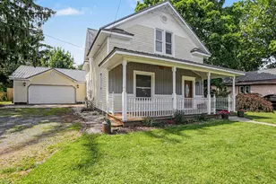206 E Broadway St, Scottville, MI 49454 - Photo 6