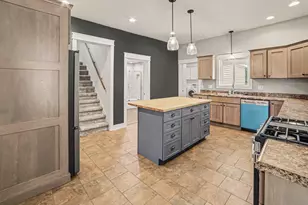 206 E Broadway St, Scottville, MI 49454 - Photo 12