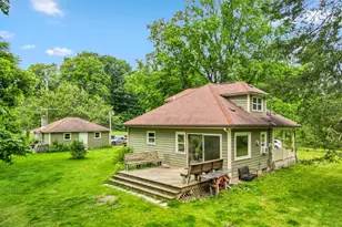 172 Bridge St, Newaygo, MI 49337 - Photo 2