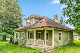172 Bridge St, Newaygo, MI 49337 - Photo 1