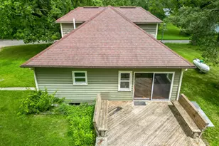 172 Bridge St, Newaygo, MI 49337 - Photo 4