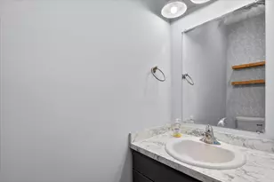 447 Oakwood Dr, Charlotte, MI 48813 - Photo 32