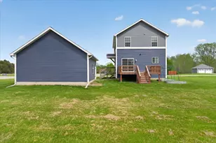 447 Oakwood Dr, Charlotte, MI 48813 - Photo 40